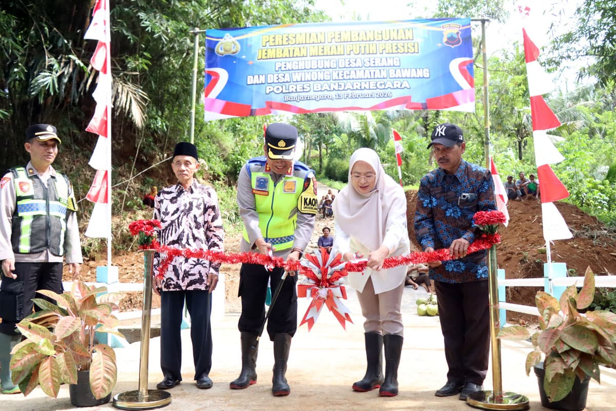 Kapolres dan Bupati Banjarnegara Resmikan Jembatan Merah Putih Presisi